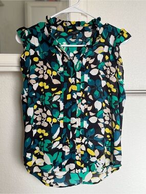 Ann Taylor Sleeveless Ruffle Collar Floral Print Top